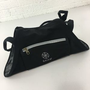 Gaiam yoga mat shoulder carrier bag